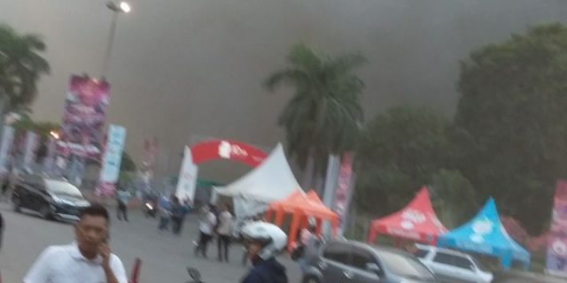 Pekan Raya Jakarta Kemayoran terbakar