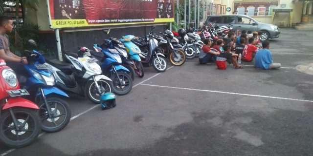 Polres Gresik Berhasil Amankan 33 Motor Balap Liar dan 2 Sajam