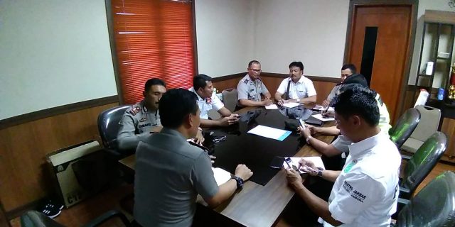 KAPOLSEK GELAR EVALUASI KINERJA PERSONIL POLSEK TAMBORA JAKBAR