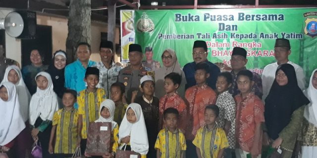 Kapolres Padangsidimpuan Buka Puasa Bersama dan Memberikan Tali Asih Kepada Anak Yatim