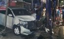 Diduga Sopir Mengantuk, Mobil Tabrak Tiang Telkom