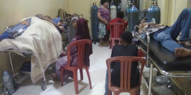 Karang Taruna Mandiri Evakuasi Pasien Ke RSUD Karang Taruna Mandiri Evakuasi Pasien Ke RSUD