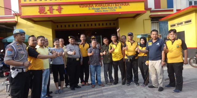 Polsek Metro Tamansari Menggelar Kegiatan Bakti Sosial Polsek Metro Tamansari Menggelar Kegiatan Bakti Sosial