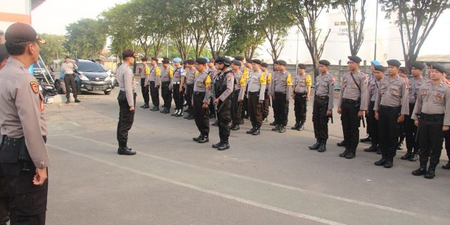 Pengamanan Pilkada Jatim 2018, Kapolres Gresik Lepas 60 Personil Ke Pulau Bawean
