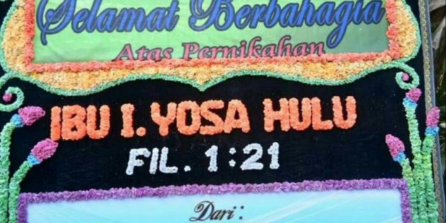 Ibu Wakil Bupati Meninggal Dunia, Ketua PKK Nias Utara Kirim Krans Bunga “Selamat Berbahagia Atas Pernikahan”
