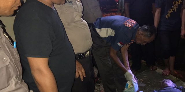 Hebohkan Warga, Lelaki Tua Ini Ditemukan Meninggal di Dalam Paret