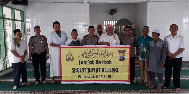 Polsek Medan Baru Berikan Bantuan Al Qur’an dan Sarung di Masjid Assyddaa Medan