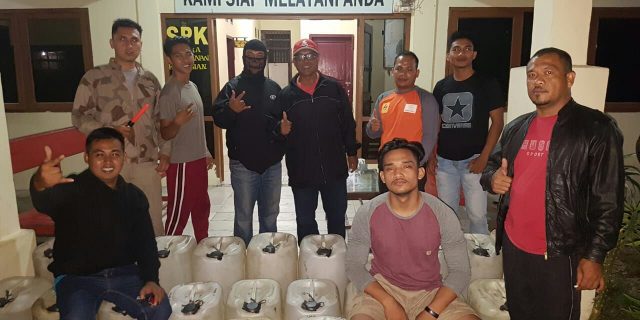 Asyik! Pembawa “Tuo Nifaro” Kejar Kejaran dengan Personil Polsek Lahusa