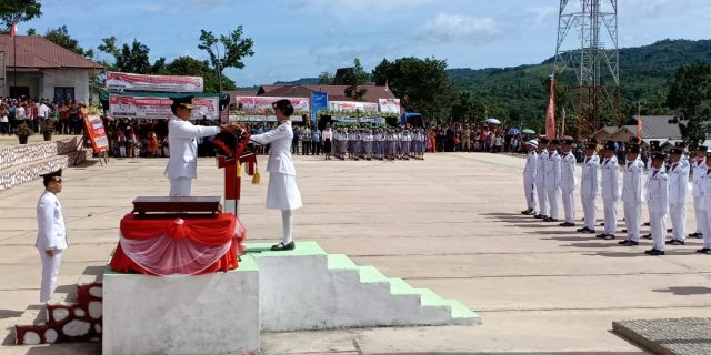Forkopimda bersama Masyarakat Kabupaten Nisel Gelar Upacara Peringatan HUT RI ke 73