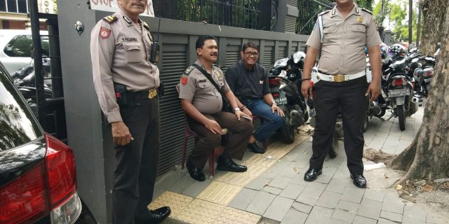 Polsek Medan Baru Laksanakan Pengamanan di Gereja Polsek Medan Baru Laksanakan Pengamanan di Gereja