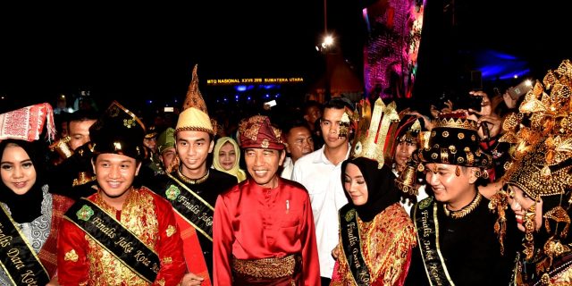 Kedatangan Presiden Jokowi Disambut Antusias Warga Medan