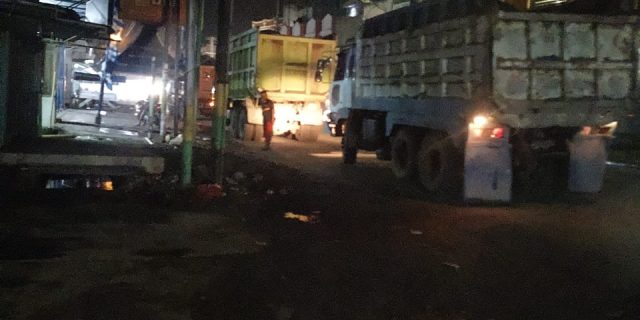 Bandel!! Pengangkut Pasir Tanpa Tutup Terpal