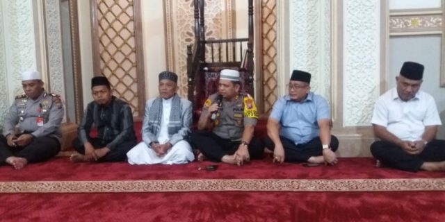 Kapolres Belawan Berikan Santunan Anak Yatim Dan Kaum Dhuafah