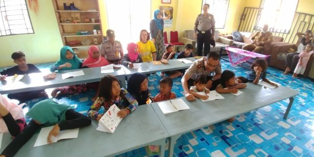 Mengejar Impian Diantara Tumpukan Sampah!!! Kapolsek Medan Labuhan Mengajar Dirumah Pintar TPA
