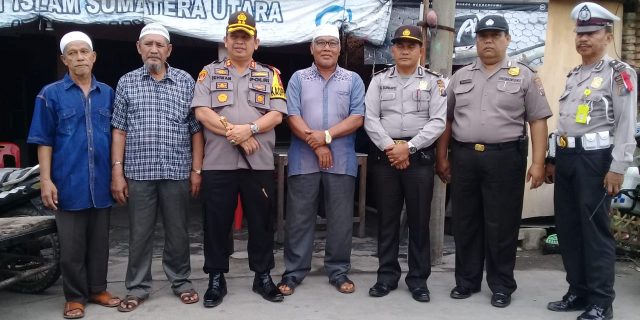 AKBP Ikhwan Sambangi warga Berikan Bantuan Dan Coffee Morning  