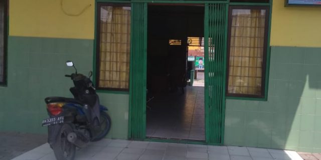 TKP Lurah Belawan 1!! Warga Mengeluh Minta Surat Pengatar N.A Bayar 200 Ribu