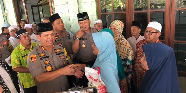 Kapolres Belawan Berikan Pesan Kamtibmas Dan Tali Asih Di Jumat Barokah