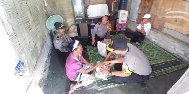 Kompol Rosyid Hartanto Gelar Silaturrhami Bersama Masyarakat Dan Berikan Tali Asih