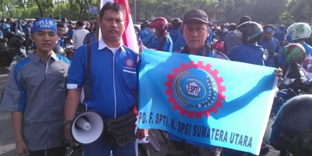 F. SPTI- K.SPSI Lakukan Aksi longmarch Damai  F. SPTI- K.SPSI Lakukan Aksi longmarch Damai