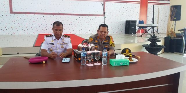 AKBP Ikhwan Berikan Kejutan Hari Ulang Tahun DanYon Marharlan Belawan 