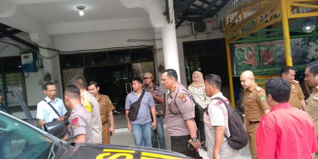 Kapolsek Medan Baru Dampingi Wakapoldasu Cek Rekapitulasi Penghitungan Surat Suara di PPK Medan Petisah