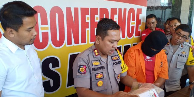 Ancam Demo dan Peras Pegawai Kantor Dinas Perikanan, Oknum Ketua Aktifis Kena OTT Polisi