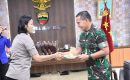 Pangdam I/BB Terima Surprise HUT TNI ke-74 dari Kapolsek Helvetia