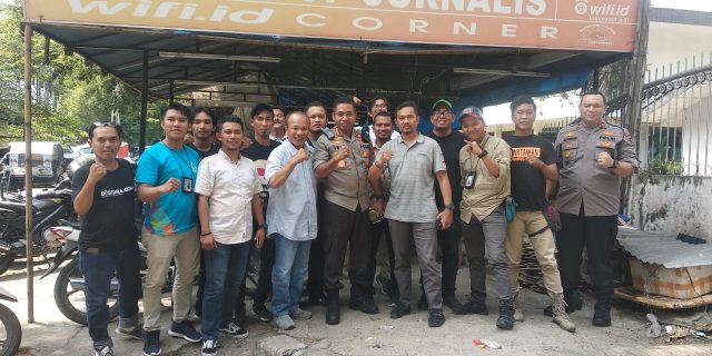 Kapolsek Medan Baru Dampingi Kapolrestabes Medan Silaturahmi dengan Wartawan