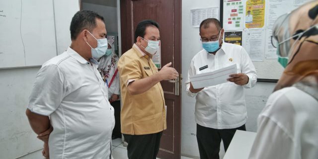 Akhyar Pantau Perkembangan ODP dan PDP di Posko Covid-19