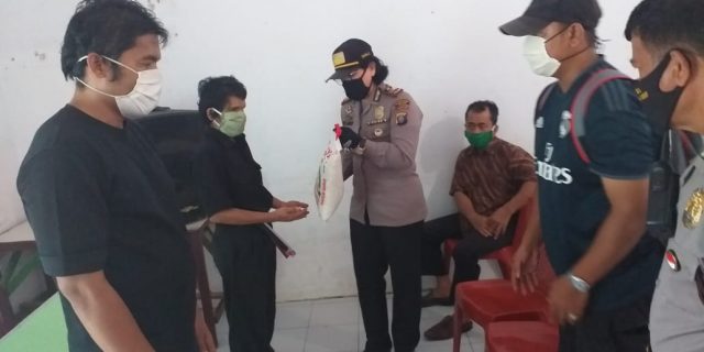 Polsek Medan Baru Salurkan Bantuan Kepada Warga Pertuni