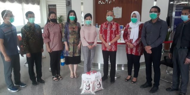 RSU Royal Prima Group Salurkan Bantuan Kepada Masyarakat