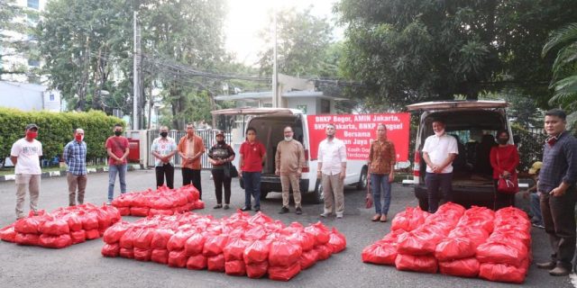 Pelayanan Berbagi Kasih Dan Berkat BNKP Bogor, AMIN Jakarta, BKPN Jakarta, BNKP Tangsel Bersama Firman Jaya Daeli Untuk Warga Terdampak Covid-19