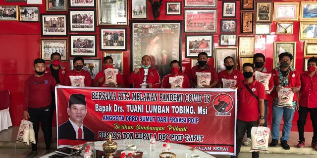 Tuani Lumban Tobing Anggota DPRD Sumut Salurkan Bantuan 2 Ton Beras Kepada Masyarakat Taput