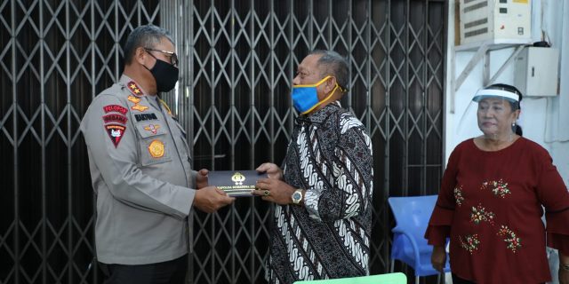 Sambut HUT Bhayangkara ke 74, Kapoldasu Silaturahmi ke Rumah Purnawirawan Polri