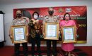 Sigap Tangani Kasus Anak, Kapolda dan Ketua Bhayangkari Sumut Terima Penghargaan Kak Seto Award 2020