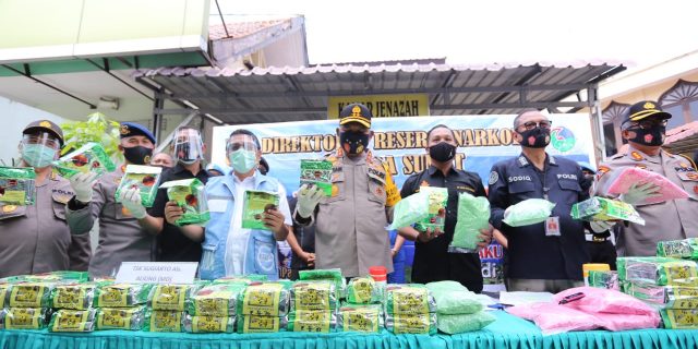 Ditresnarkoba Poldasu Gagalkan Peredaran Sabu 100 Kg dan 50 Ribu Butir Pil Extasi