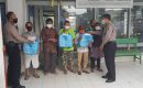 Polsek Medan Baru Bagikan Nasi Kepada Para Tuna Wisma dan Tuna Netra