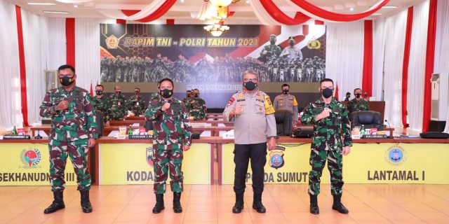 Kapolda Sumut dan Pangdam I/BB  Hadiri Rapim TNI-Polri Tahun 2021 Secara Virtual