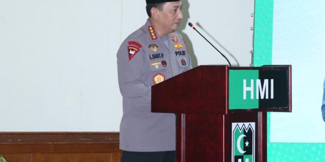 Kapolri: Kita Harus Bersatu Melawan Covid-19