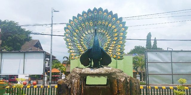 Patung Merak Baru, Ini Makna Merak di Lambang Satuan Korem 081/DSJ