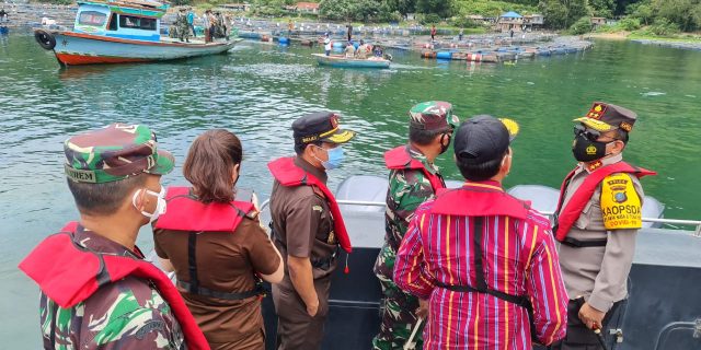Kapoldasu Pimpin Penataan Keramba Jaring Apung di Danau Toba