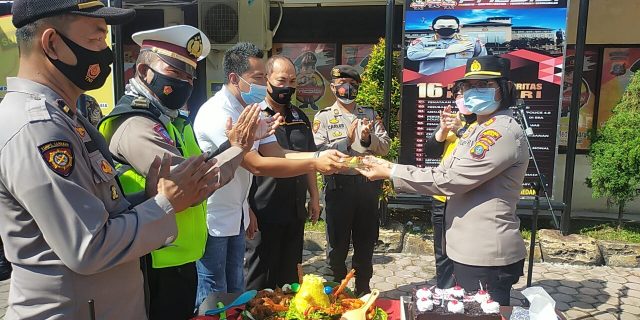 Polsek Medan Baru Adakan Syukuran HUT Bhayangkara ke 75 dan Kenaikan Pangkat Personel