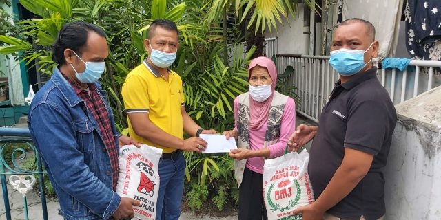 Ketua Pewarta Polrestabes Medan Berikan Santunan dan Sembako kepada Wartawati Sakit