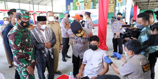 Kapoldasu Tinjau Pelaksanaan Vaksinasi di Pondok Pesantren Mawaridussalam