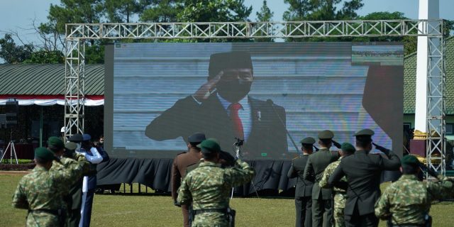 Pangdivif 2 Kostrad Ikuti Upacara Peringatan HUT TNI Ke 76 Secara Virtual