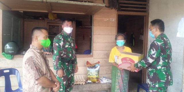 Sebagai Rasa Syukur, Koramil 07/Alasa Berikan Tali Asih Kepada Warga Sisarahili