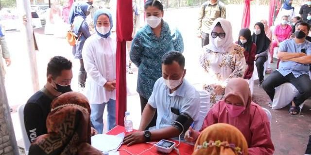 Ketua TP PKK Kota Medan Apresiasi Vaksinasi Yang Digelar Keluarga Besar Pengajin Sejuta Ummat