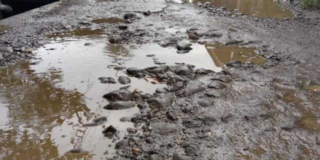 Lapor Pak Bupati, Jalan di Desa Mekar Sari Delitua Mirip Kubangan Kerbau