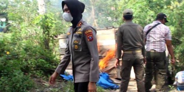 Polres Padangsidempuan Bakar Lokasi Pengguna dan Transaksi Narkoba