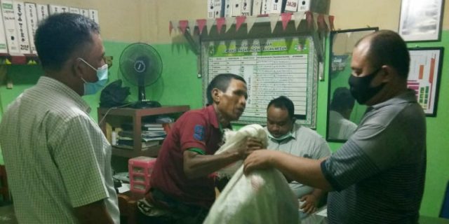 Cegah Amukan Massa, Karyawan PUD Pasar Amankan Pelaku Pencurian di Padang Bulan